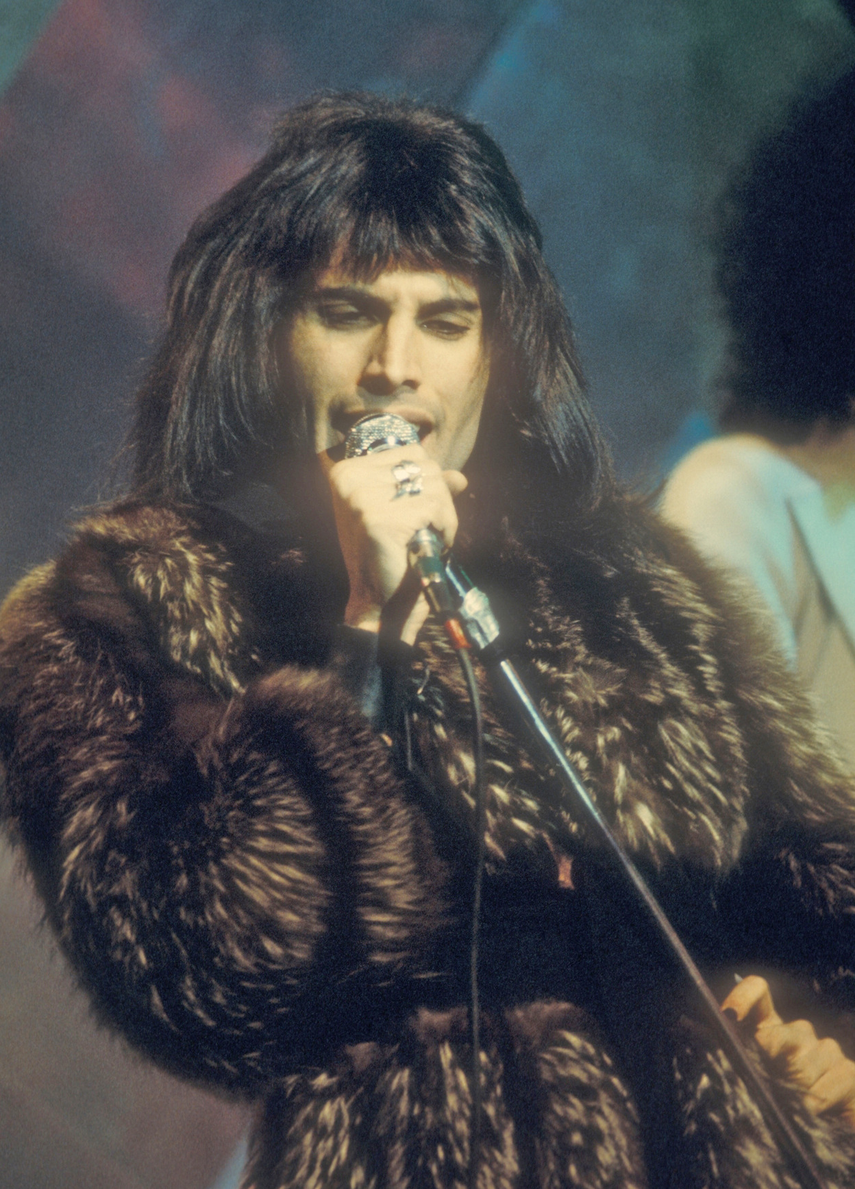 LETTER NUMBER THIRTEEN – Dear Freddie Mercury